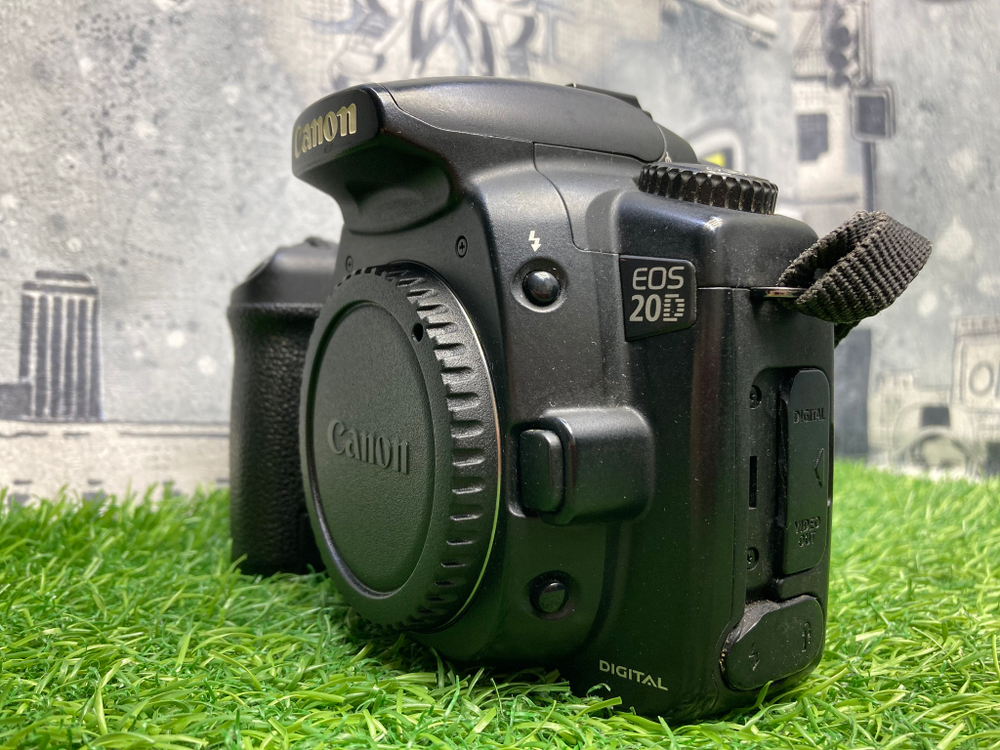 Canon EOS 20D