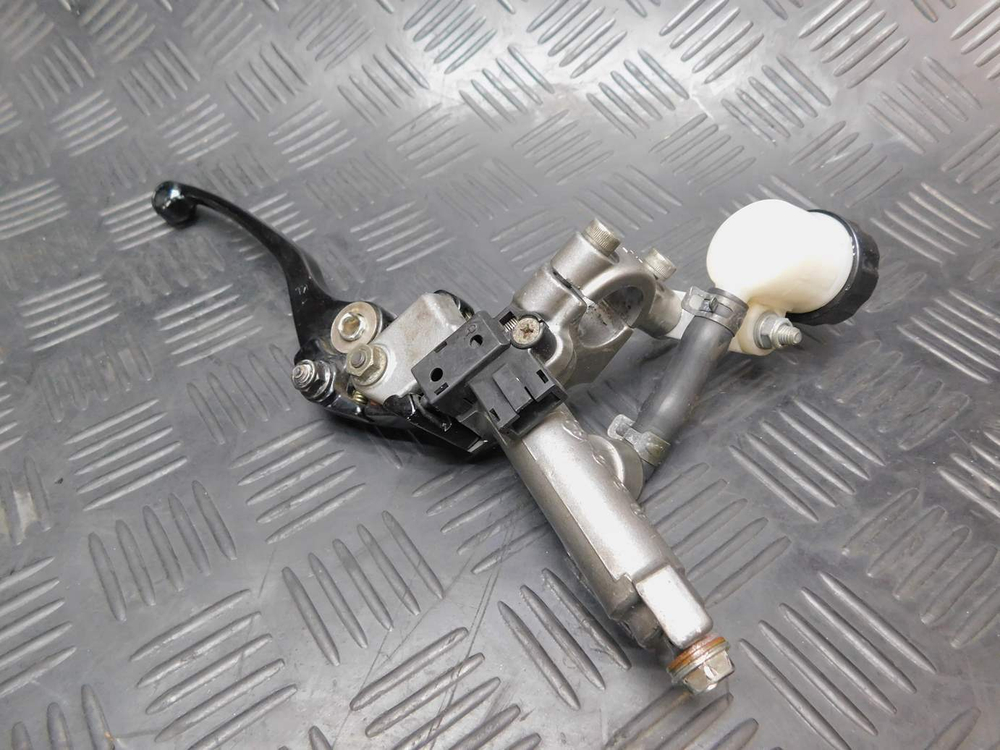 Цилиндр сцепления Kawasaki ZZR1100 99 (не сток)