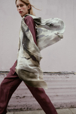 ZARA ПЛАТОК С ЦВЕТОЧНЫМ ПРИНТОМ, СЕРО-КОРИЧНЕВЫЙ