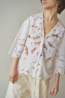 Рубашка с перфорированной вышивкой