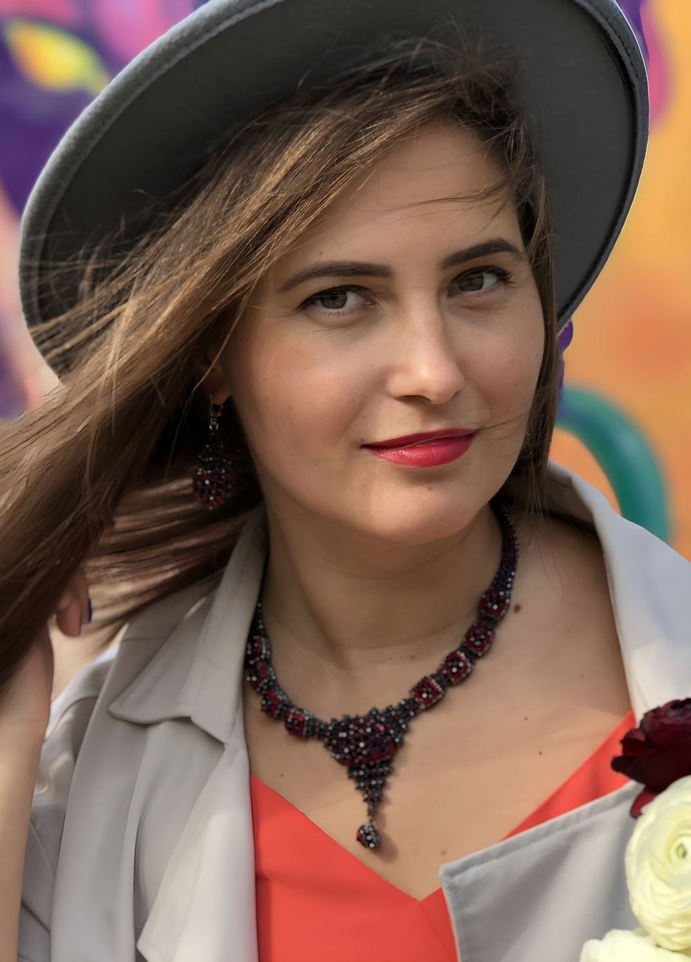 Колье из бисера "Ника" ручной работы с камнем Гранат