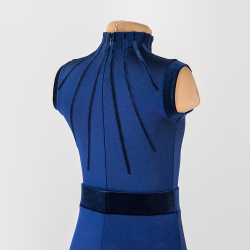 платье с дизайном