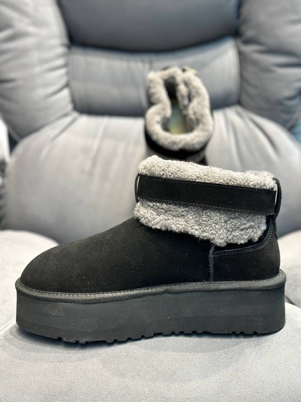 UGG