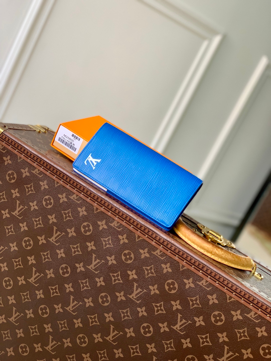 Louis Vuitton Brazza Wallet