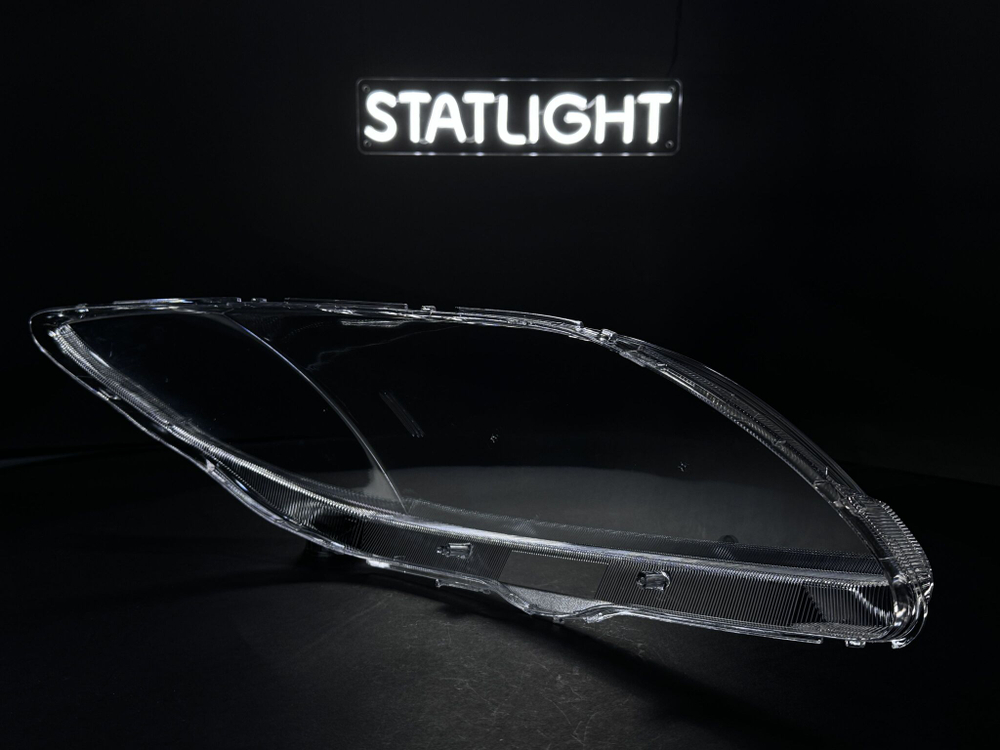 Левое стекло фары Mazda 3 BK 2003-2009