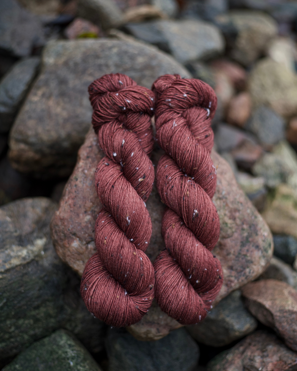 Носочный твид "Вишневая косточка"