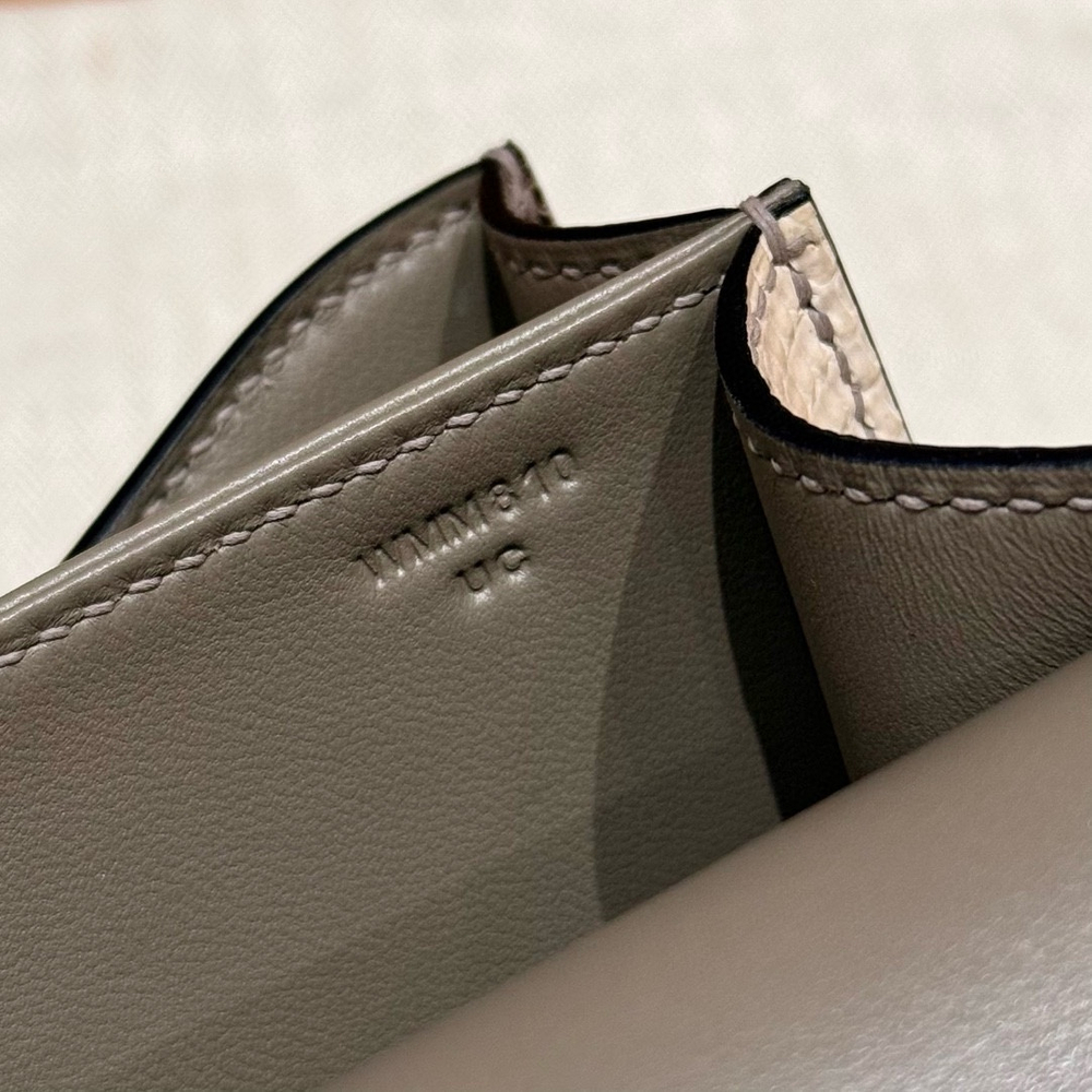 Hermes Constance 18