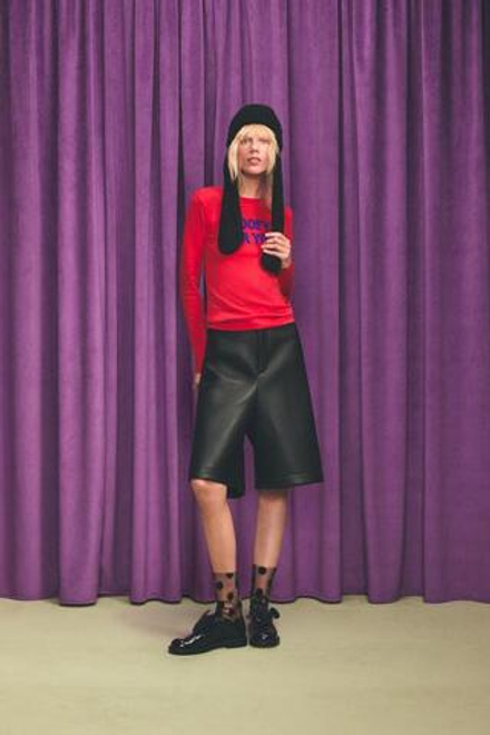 ZARA HARRY LAMBERT X DISNEY ДЛИННЫЕ БЕРМУДЫ С ЭФФЕКТОМ КОЖИ, ЧЕРНЫЙ