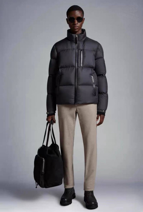 Пуховик Moncler