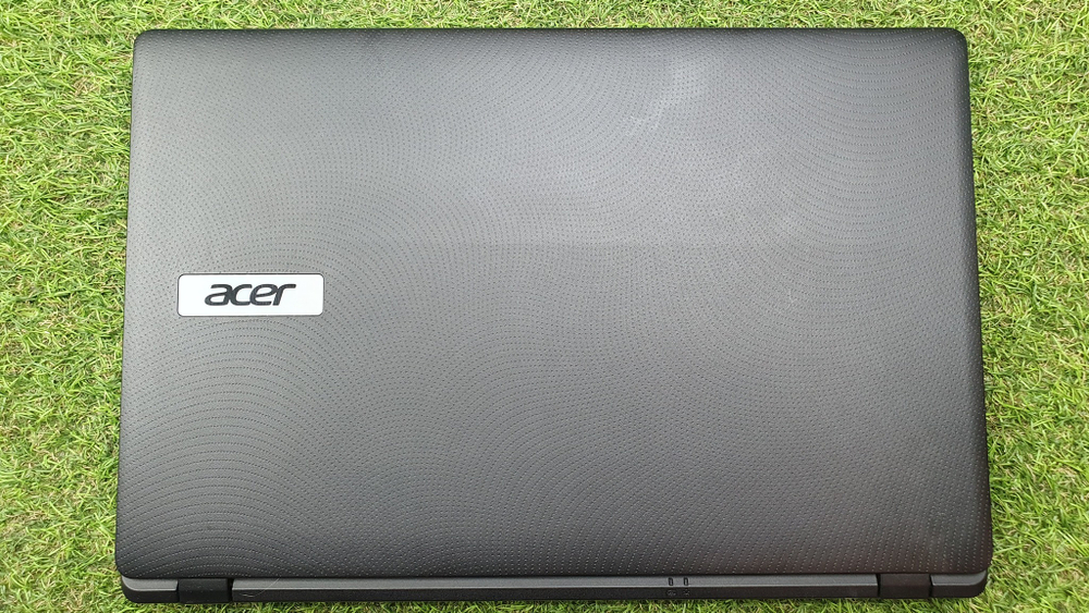 Ноутбук Acer Pentium /2 Gb/Aspire ES1-512-P2UC [nx.mrwer.016]/Windows 8