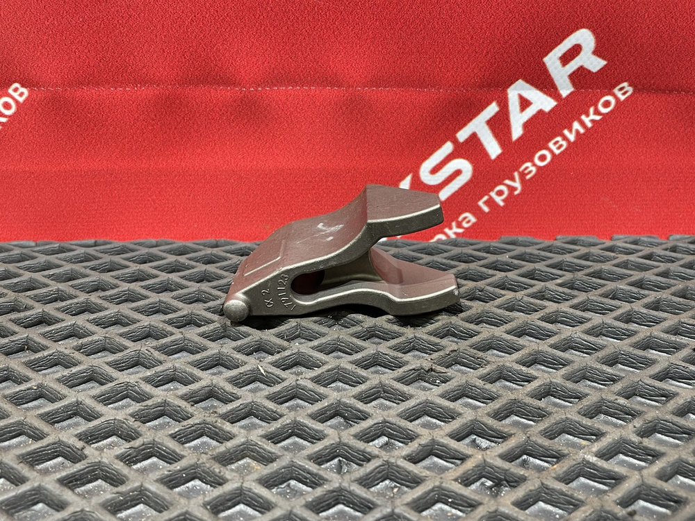 Кронштейн форсунки топливной.