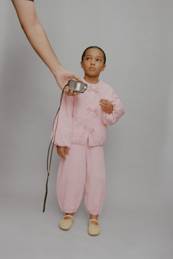 ZARA КУРТКА С ТЕКСТУРОЙ И БАНТАМИ, СВЕТЛО-РОЗОВЫЙ