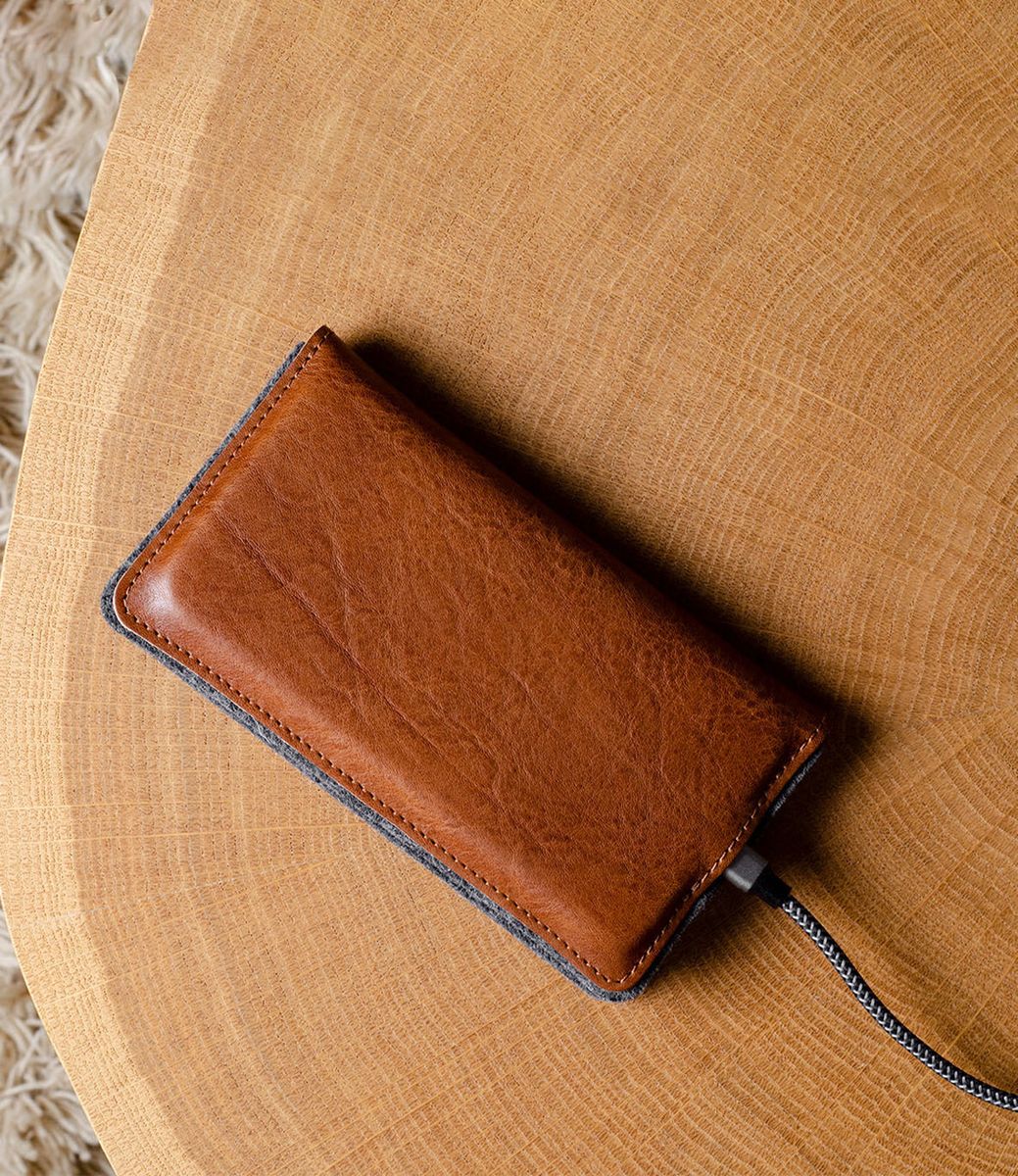 Hard Graft Phone Fold Wallet Classic — чехол для телефона