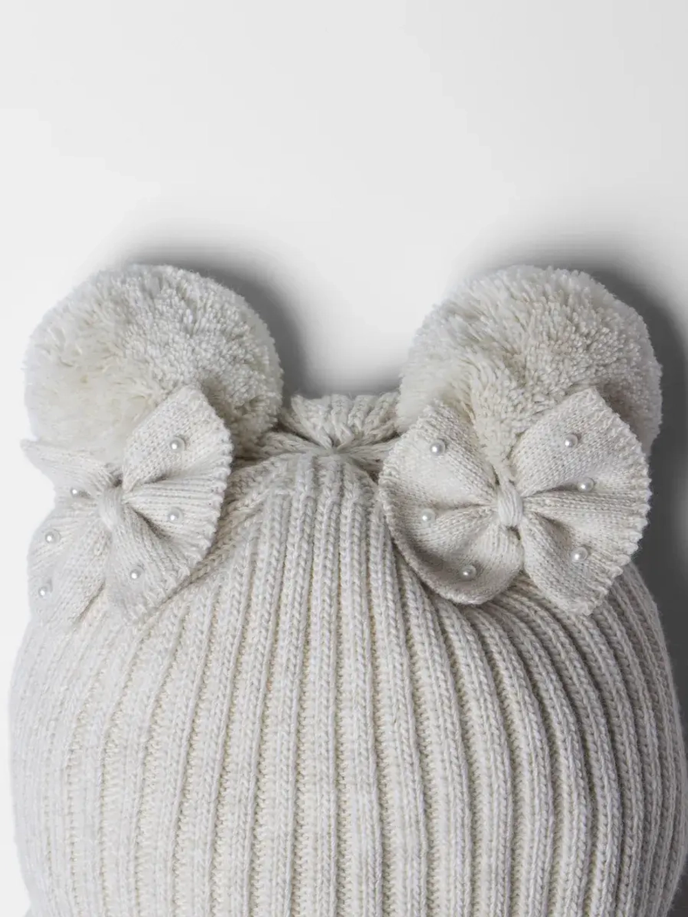 Шапка для девочки на осень