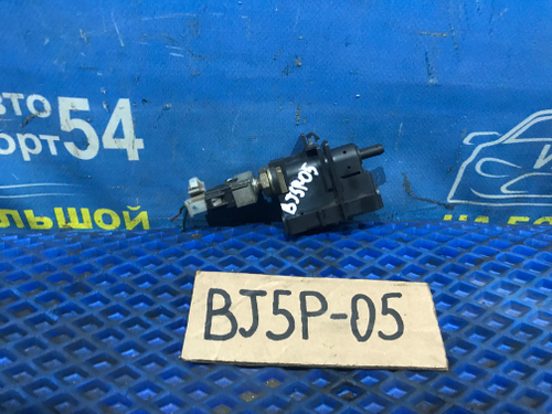 Датчик педали тормоза MAZDA FAMILIA 2000