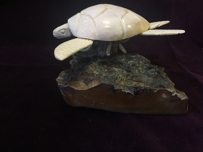Морская черепаха, скульптурная композиция, резная кость