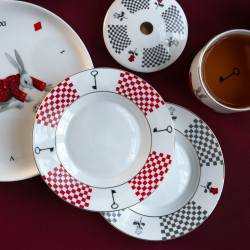 Чайная пара Farforite «Кролик / В стране чудес» 250 мл в подарочной коробке