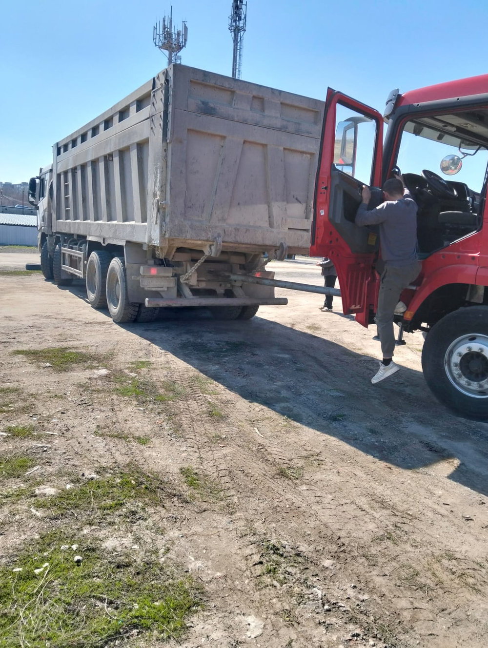 Shacman (Shaanxi) SX* 8x4 Самосвал SX33186V366 (Дизельный, 11,6 л, 423 л.с., МТ)