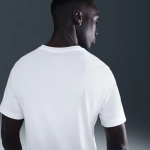 HQ9161-101 Футболка х/б Nike Sportswear Tee 6Mo Swsh Faho25