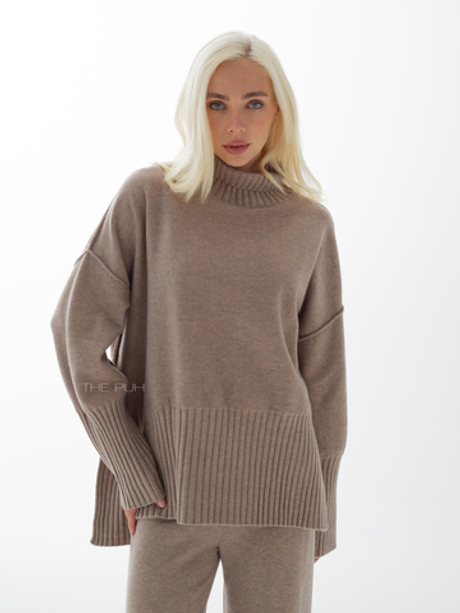 Трикотажный костюм в цвете капучино с широкими резинками