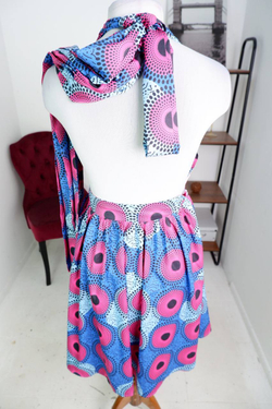 Платье с открытой спинкой, визуально на 42 размер