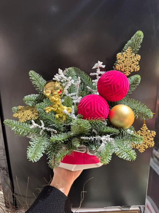 Композиция "Алый Новый год"