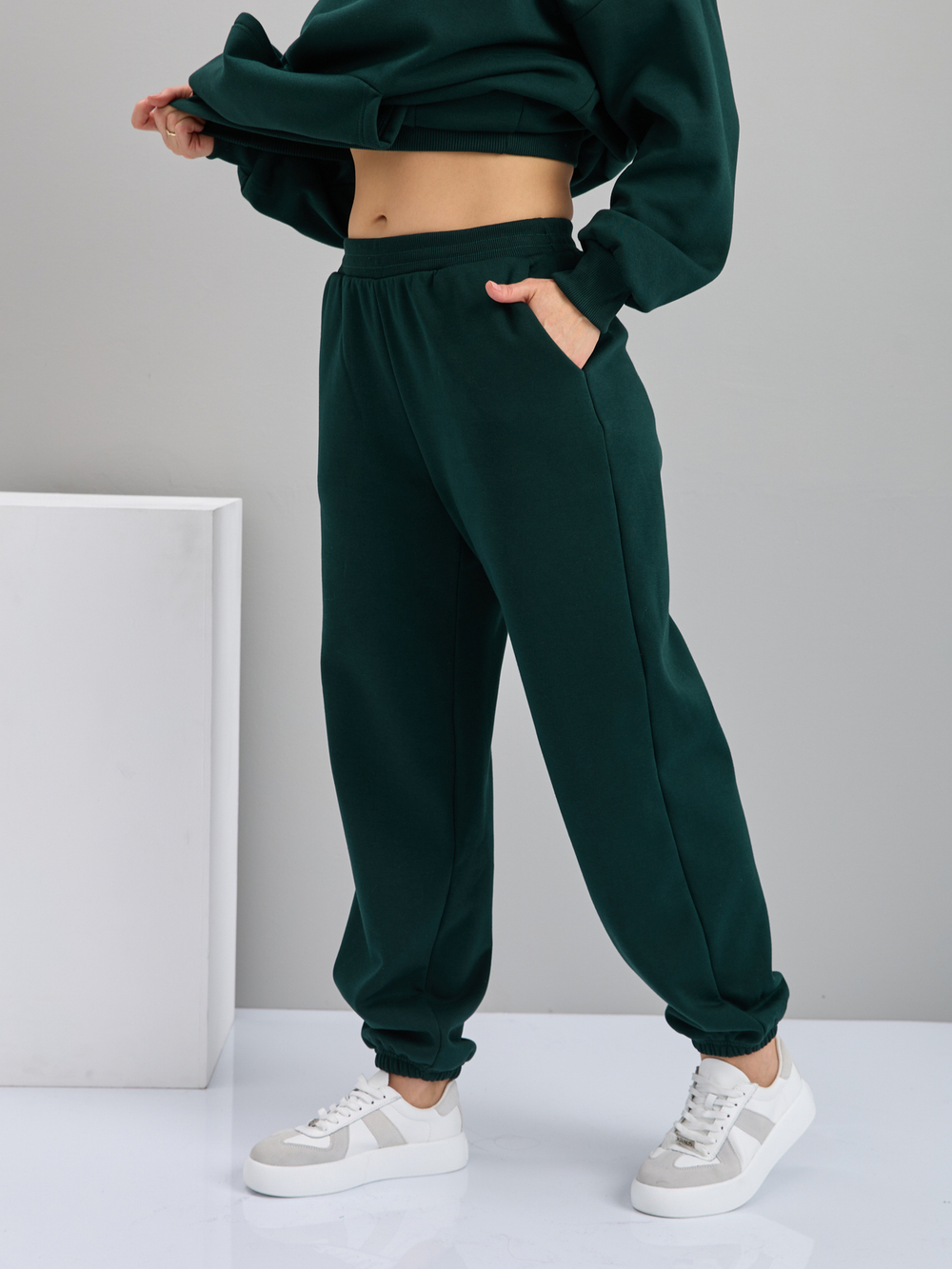 Костюм с брюками КБис-091/бутылочный-п