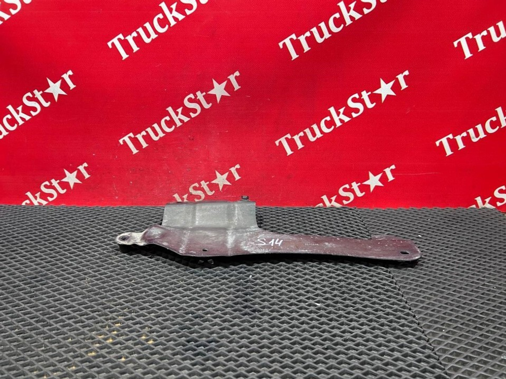 Кронштейн теплового экрана глушителя