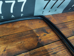 Уплотнитель стекла двери передней правой Toyota Camry (XV70) 17-нв Б/У Оригинал 6814133130