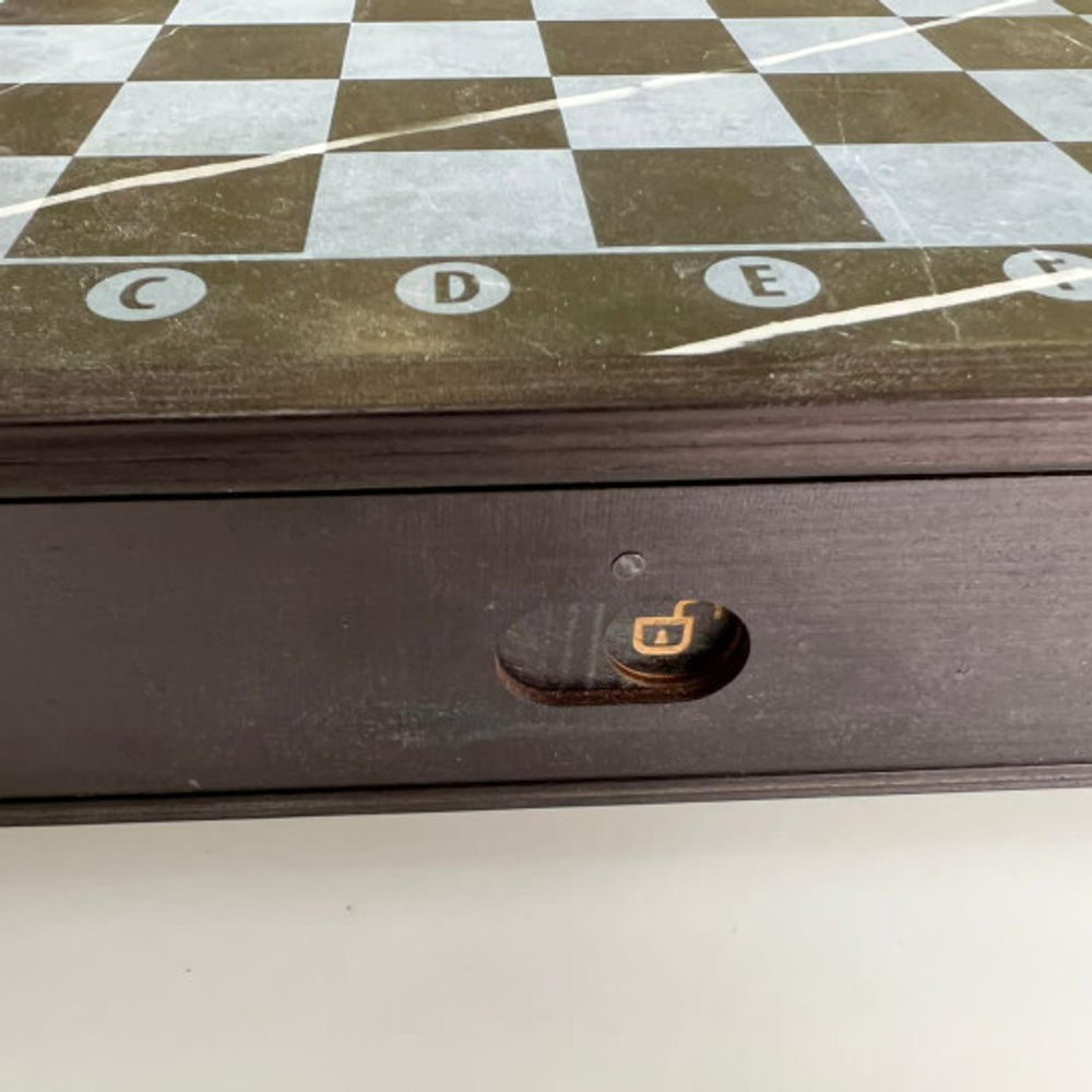 Доска шахматная "Керамогранит-лазер" в коробе (440х440х75 мм.) с выдвижными ящиками под фигуры, клетка (43 х 43 см.)