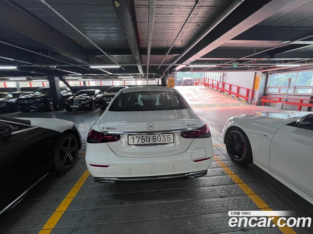 Mercedes-Benz E-Class W213 E300e 4MATIC Exclusive (06.2023)