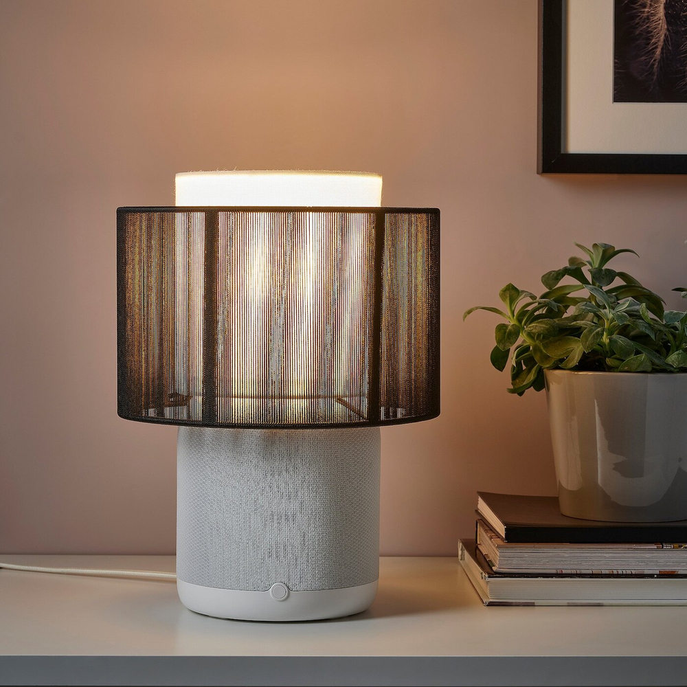 IKEA SYMFONISK  (ИКЕА СЙМФОНИСК)  -  Wi-Fi лампа/колонка, тканевый абажур, белый/черный