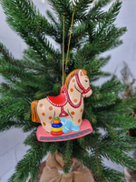 Лошадка с игрушками ёлочная игрушка из фарфора