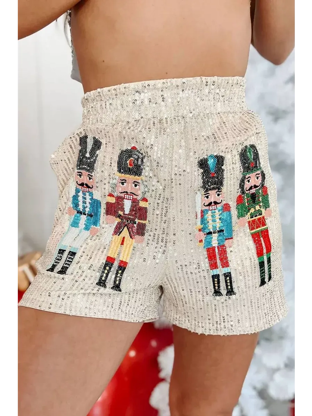 Шорты с  пайетками летние