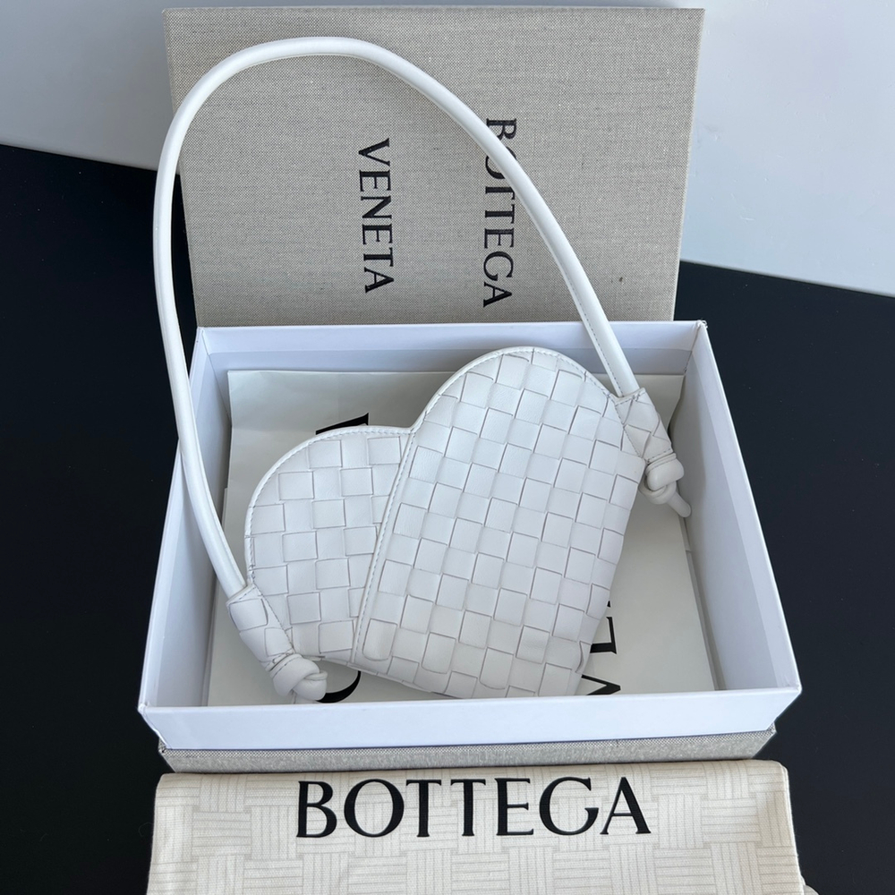 Bottega Veneta Mini Solstice Heart 22 cm