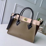 Louis Vuitton On My Side MM