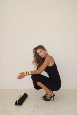 Платье со сборкой на одно плечо