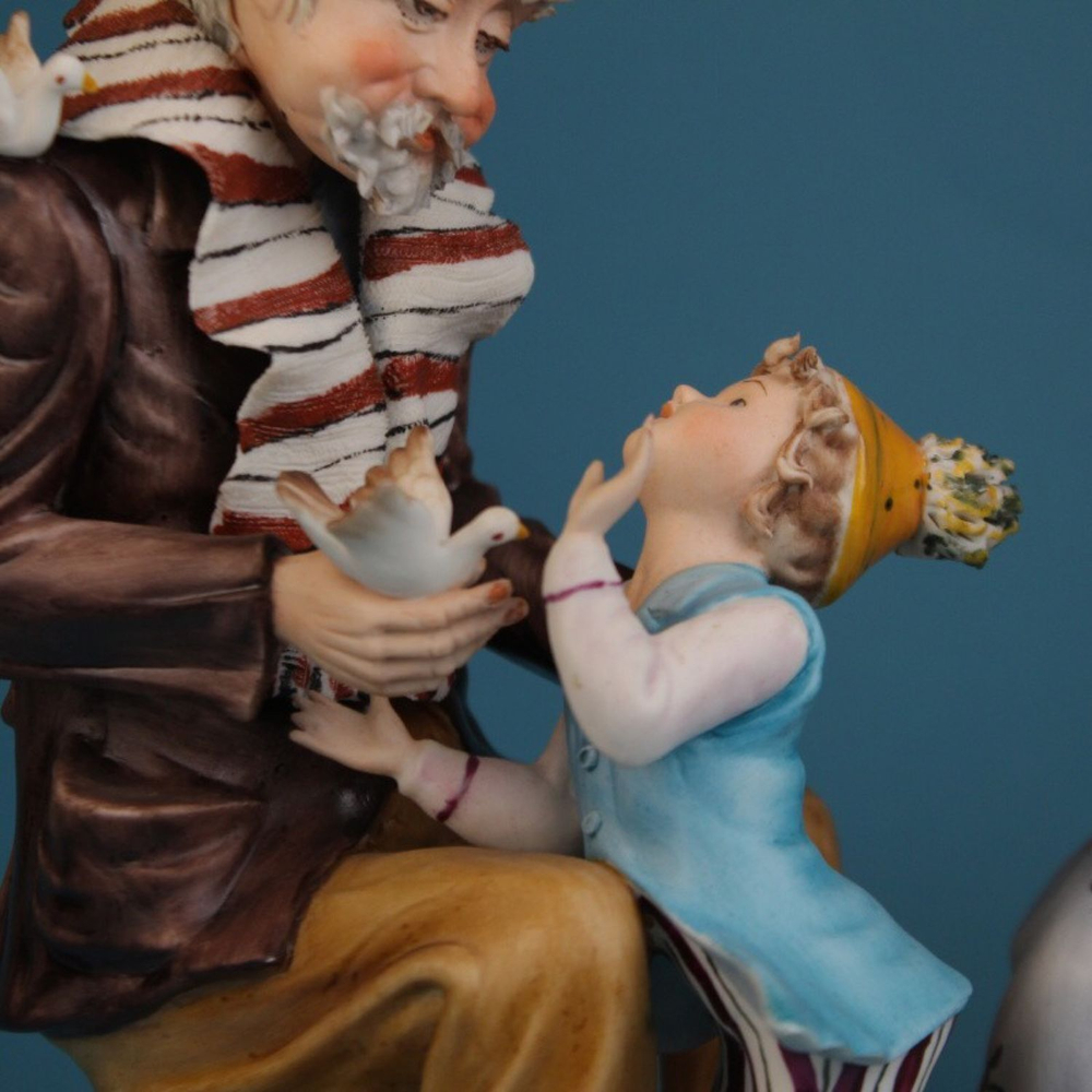 Винтаж: Фарфоровая мануфактура Capodimonte «Молодое поколение»