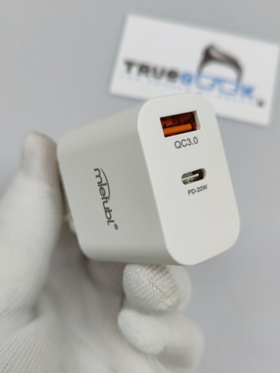 Зарядное устройство Mietubl MTB-CS03E PD20W+QC3.0 3A Type-C+USB White