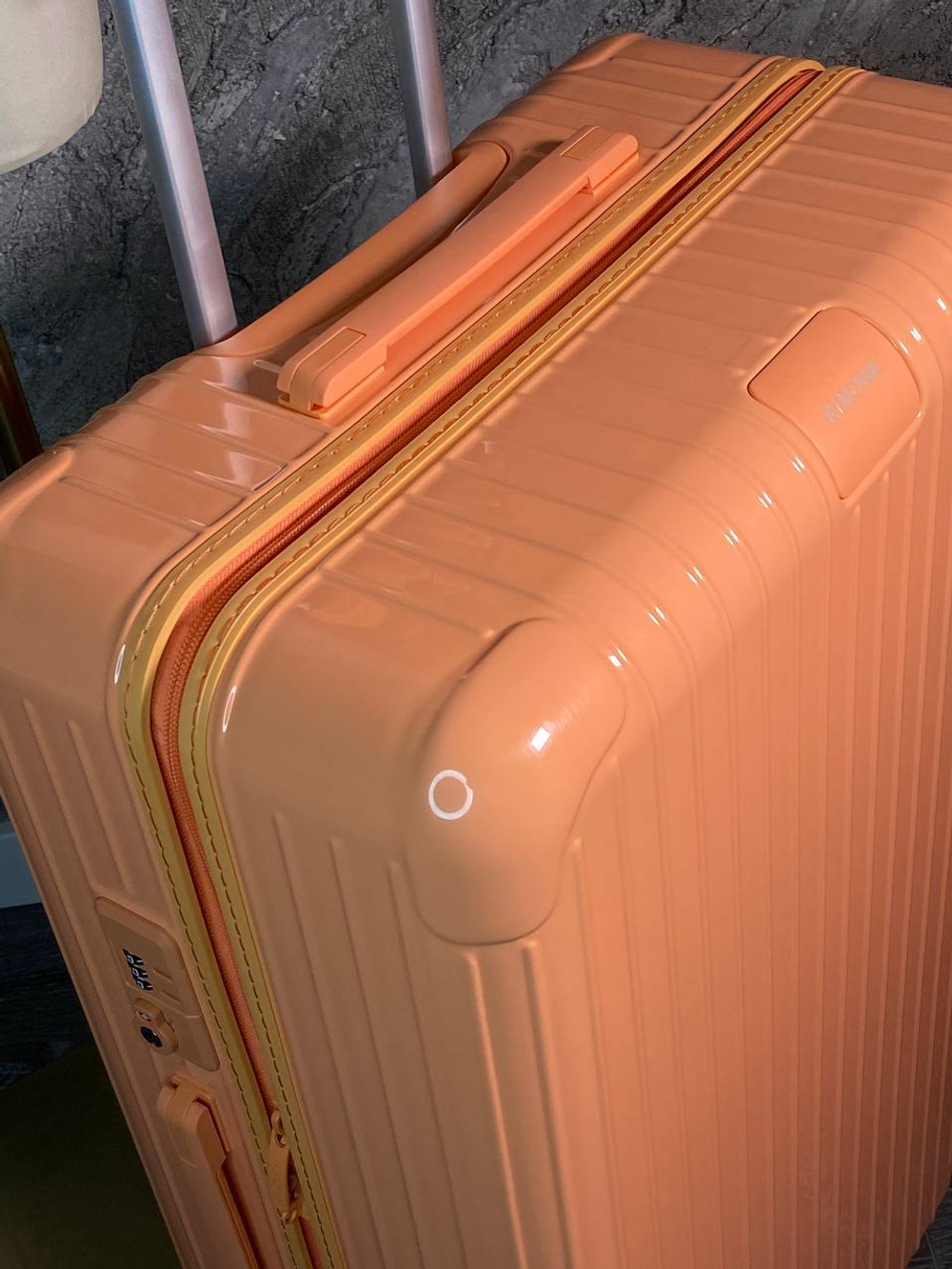 Чемодан Rimowa