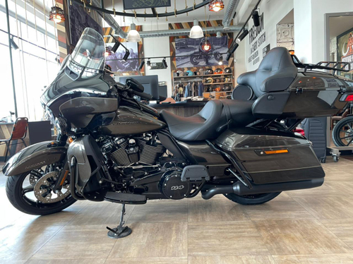 Ultra Limited, Harley-Davidson (FLHTK), 2020 "River Rock Gray / Vivid Black, Black Finish"