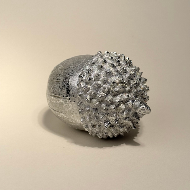 Сувенир Желудь (полирезин), Н7,5х11см, серебряный