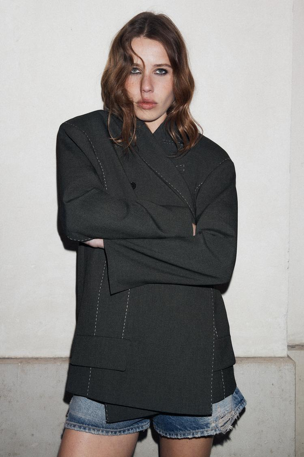 ZARA БЛЕЙЗЕР ОВЕРСАЙЗ С КОНТРАСТНОЙ СТРОЧКОЙ, МЯГКИЙ СЕРЫЙ