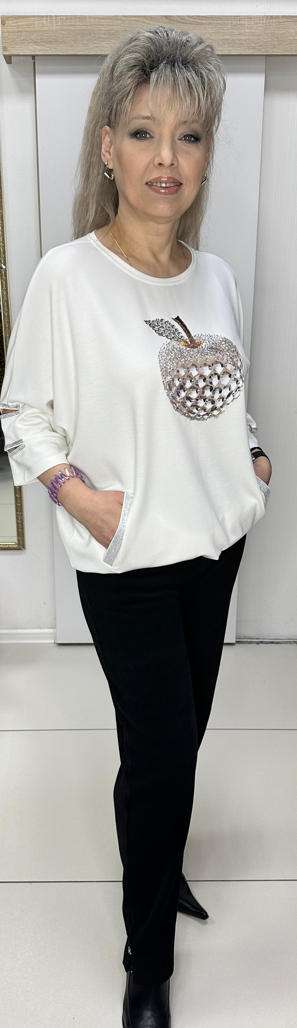 Блузон-джемпер со стразовым изображением "яблока"