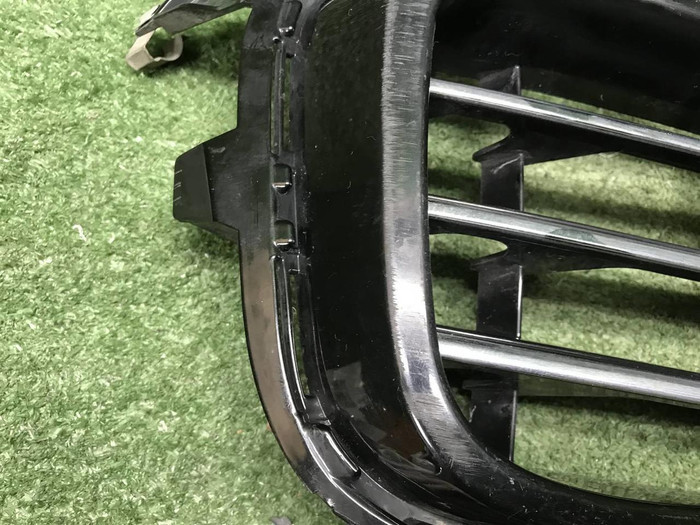 Решетка перед бампера VW Touareg 2 NF 14-18 R-Line