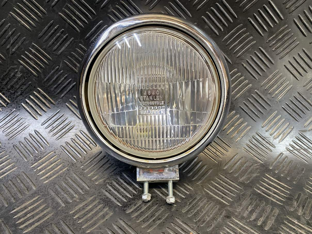 Фара Suzuki Intruder VS750 VR51A