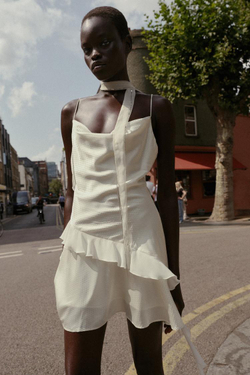 ZARA КОРОТКОЕ ПЛАТЬЕ С БЛЕСТКАМИ И ВОЛАНАМИ, ЭКРЮ