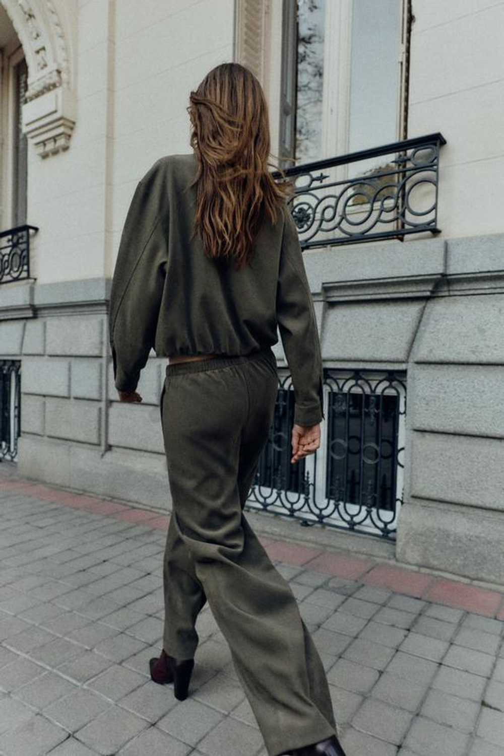 ZARA ШИРОКИЕ БРЮКИ С ЭЛАСТИЧНЫМ ПОЯСОМ, ХАКИ