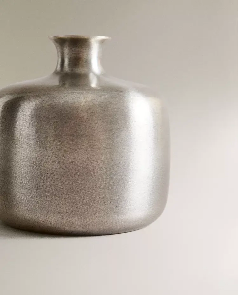 ZARA HOME МАЛЕНЬКАЯ СТАЛЬНАЯ ВАЗА, СТАЛЬНОЙ