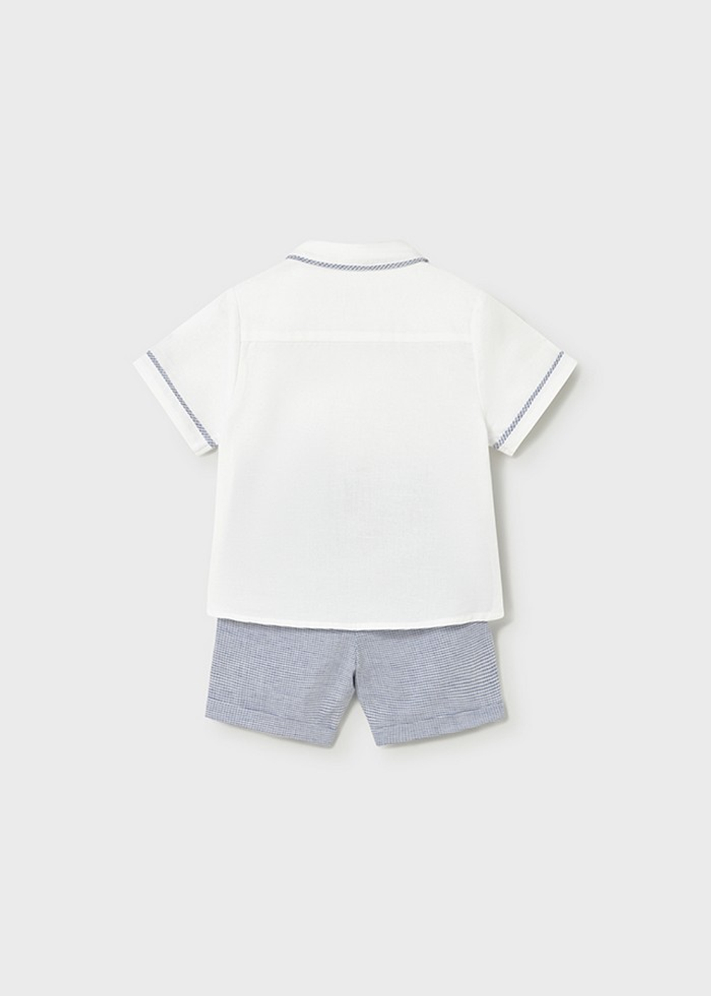 рубашка с шортами